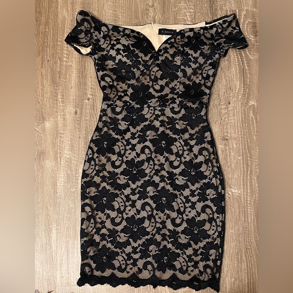 B. Darlin black lace off shoulder sweetheart neck scalloped hem dress.